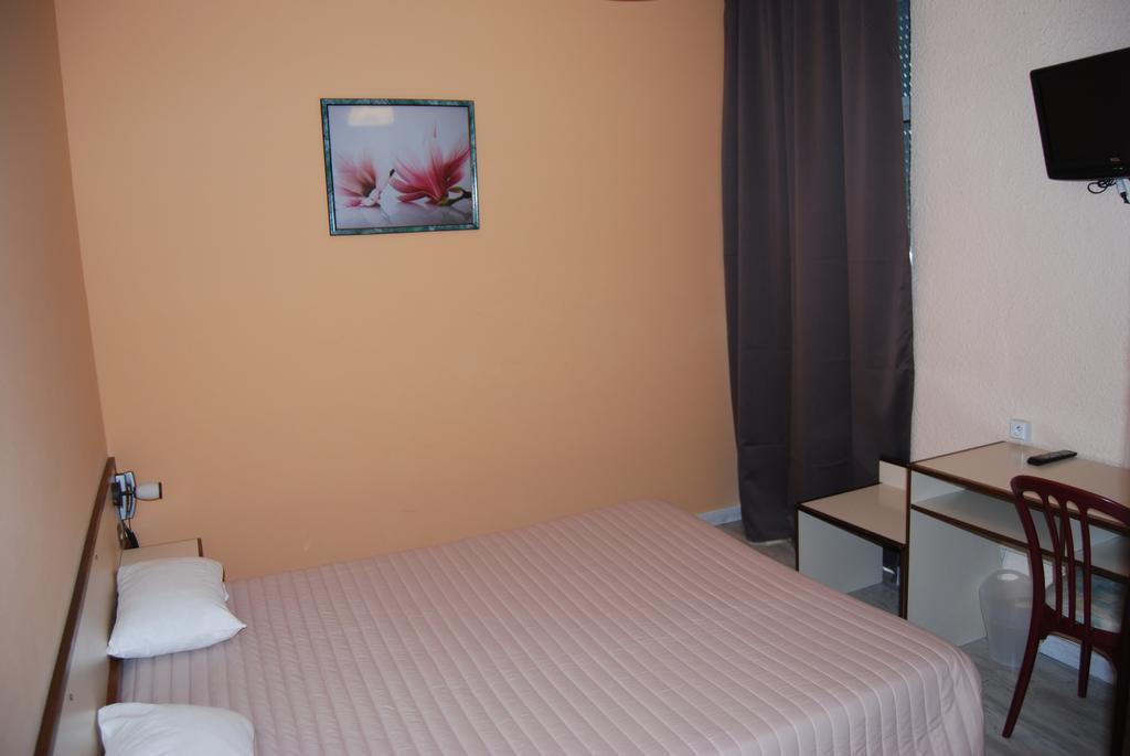 Citotel Jalade Millau Zimmer foto